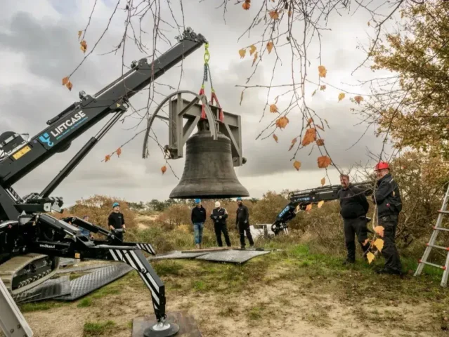 A_successful_dismantling_of_a_6_ton_Bourdon_bell_for_transport_and_1_2e68a4b311-rj8u4scwabv68gsymmu7n64risyr14rfaeeq4nqh34